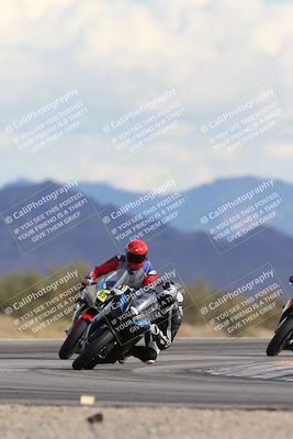 media/Nov-16-2025-Race Pace (Sun) [[8c5fa54630]]/Non Verified Riders (1st 20 Minutes)/5-Turn 15 (110pm)/